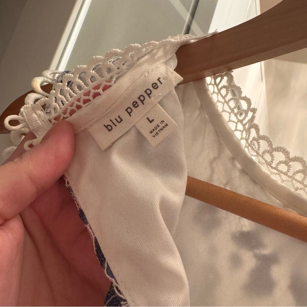 Never Worn Elegant Baby Blue and White Lace Dress with Floral Pattern - Picture 5 of 5